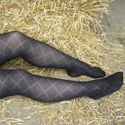 Network Patterned Criss-Cross Tights